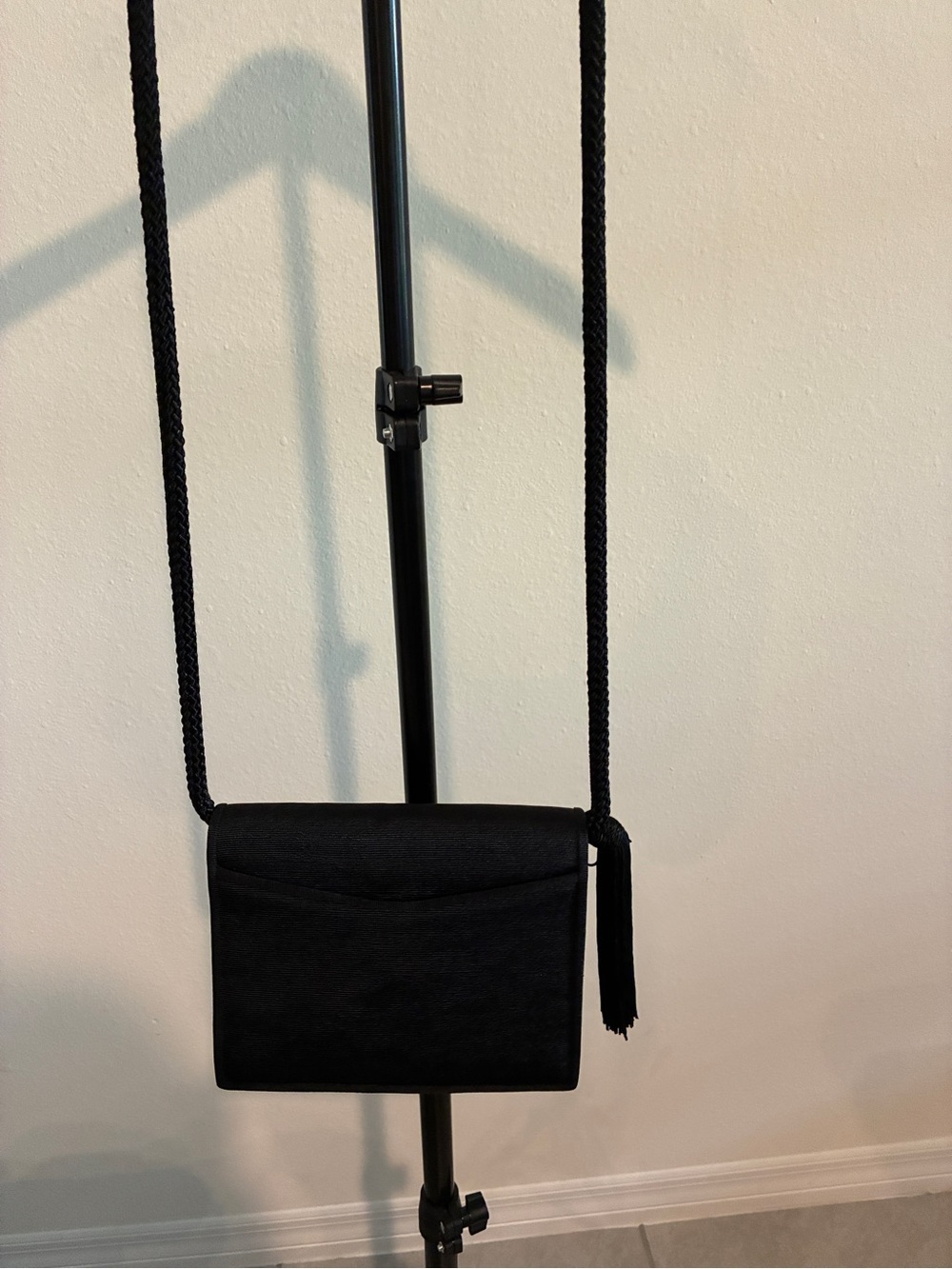 Black Women’s Crossbody Bag - Classic Minimalist Style